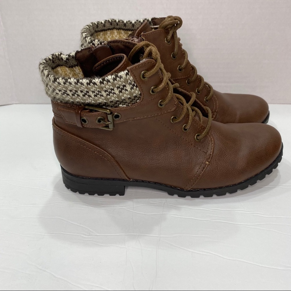 New combat boots size 4